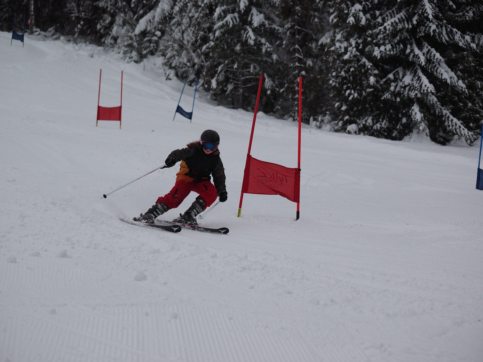 zima półkolonia narciarska