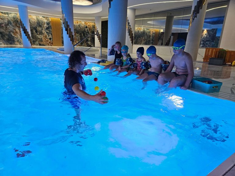 Grupowa nauka pływania Łącko