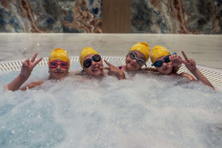 Grupowa nauka pływania Łącko