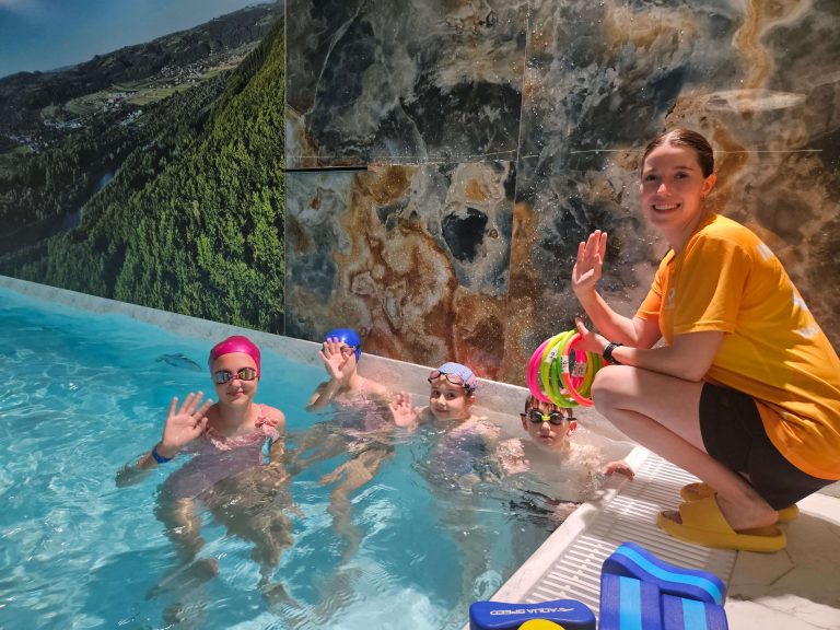 Grupowa nauka pływania Łącko