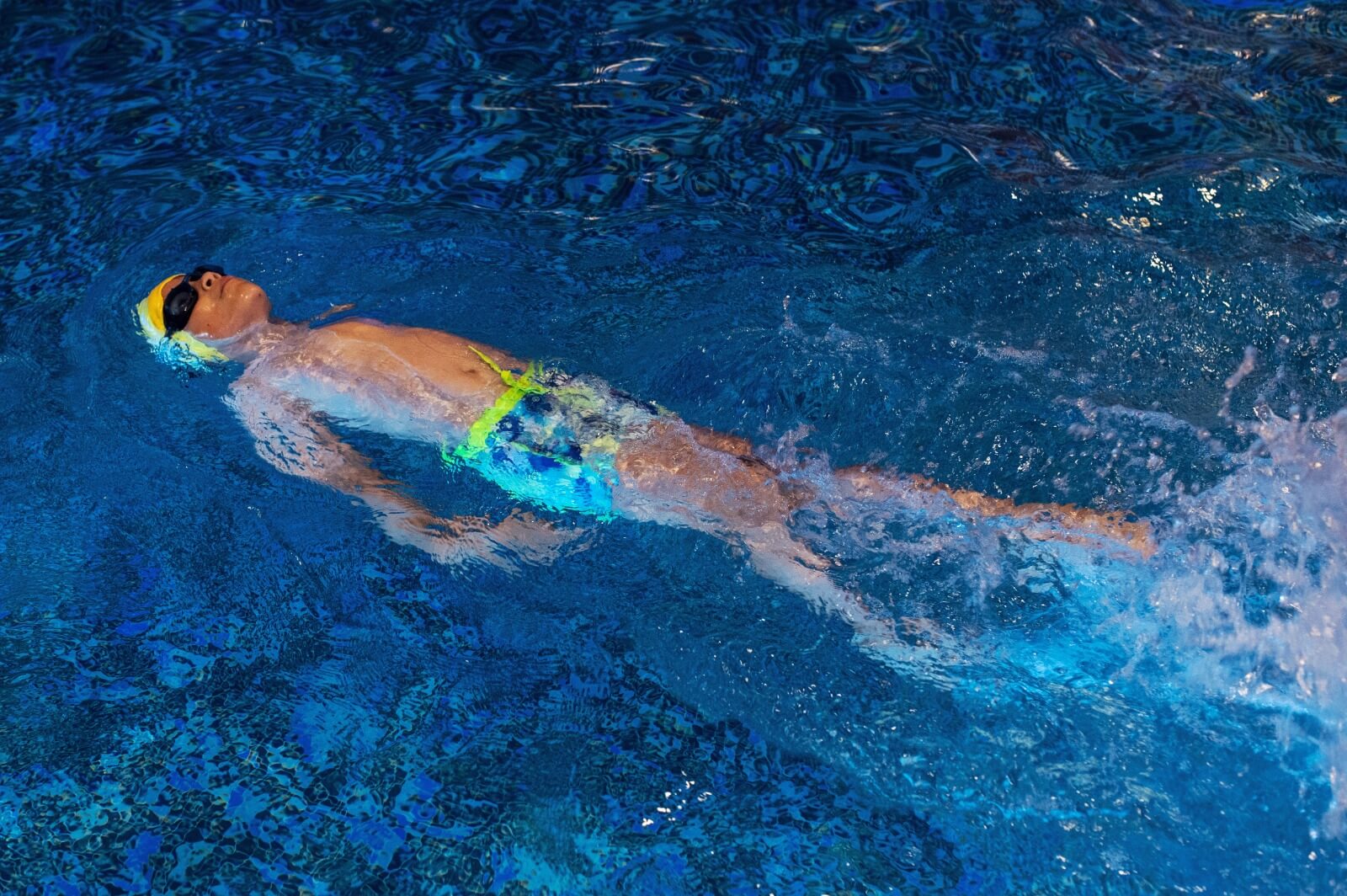 nauka pływania hardy dzieciak